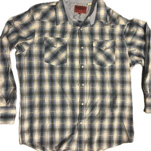 Rugged Blue and White Plaid Men's Casual Shirt
Pearl buttons size XL